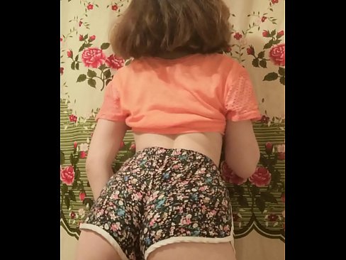 ❤️ Sexet ung babe laver en striptease ved at filme sine shorts på kamera ❤️ Sluts at da.bladesoul.top